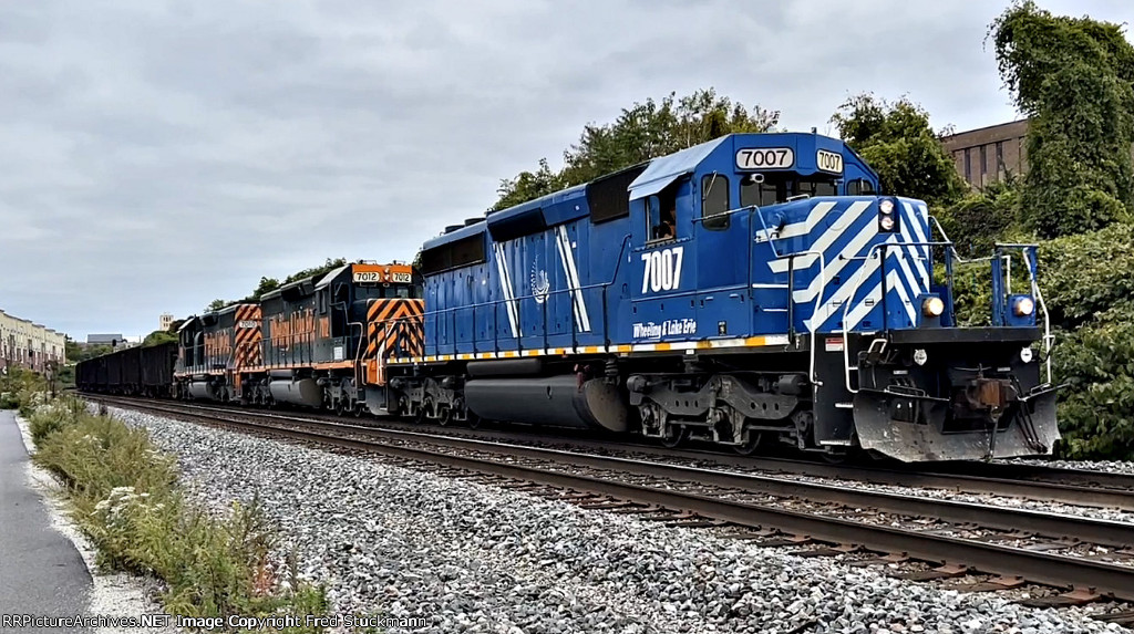 WE 7007 leads the loads of stone as Z641-28.